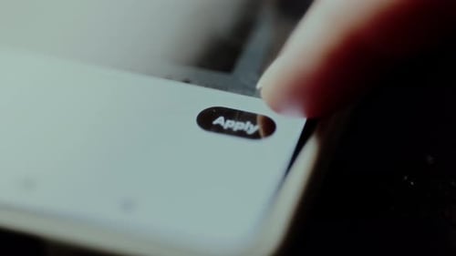 Schaltfläche auf dem Smartphone-Bildschirm anwenden