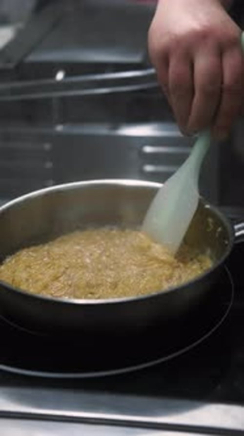 Vertical Stirring Dish Cooking Hot Meal Rice Chef