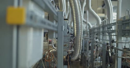 Komplizierte komplexe elektrische Verkabelung eines wissenschaftlichen medizinischen Labors