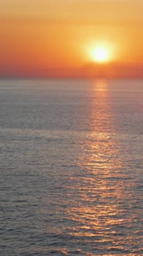Croisière nocturne Vue sur la mer, magnifique coucher de soleil, ciel à l'horizon, vue sur la mer, heure du coucher du soleil