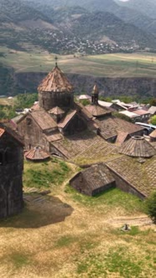 Ancien monastère de Haghpat sur les hauts plateaux arméniens