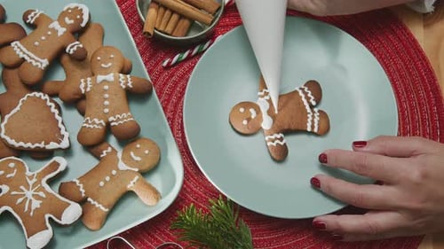 Decorating Gingerbread Cookies for Christmas Baking