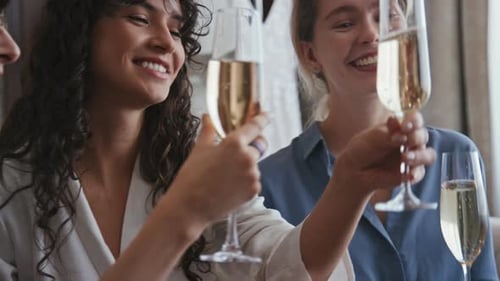 Trois lunettes à cliqueter pour femmes