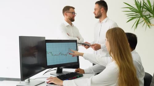 A Team of Diverse Traders Analyzes the Stock Market