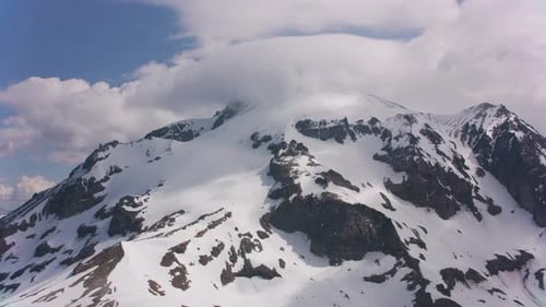 Glacier Peak, Washington Circa-2019. Aerial Shot Of Glacier Peak. Shot From Helicopter With Cinef...