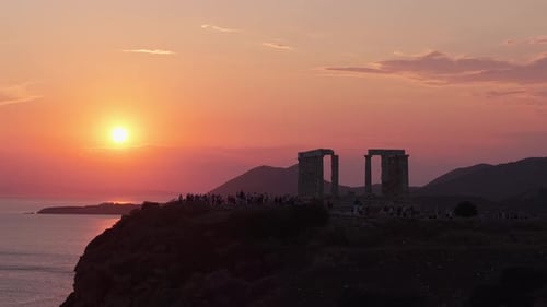 Orbe du coucher du soleil du temple de Poséidon à Sounio
