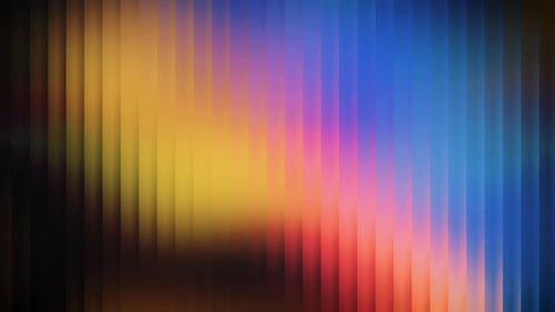 Mehrschichtiger Glasverlauf aus warmen und kühlen Farbtönen, die zu einem weichen, verträumten abstrakten Muster verschmelzen