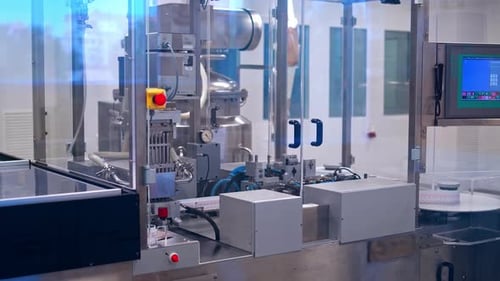 Herstellung von Pillen. Automatische Industrie zur Herstellung von Tabletten.