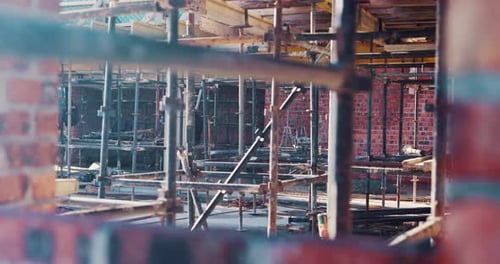 Construcción, armazón y andamios en una obra de ingeniería civil