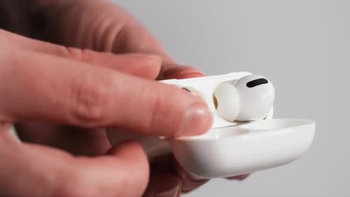 Hand Opening Modern Wireless Earbuds Charging Case