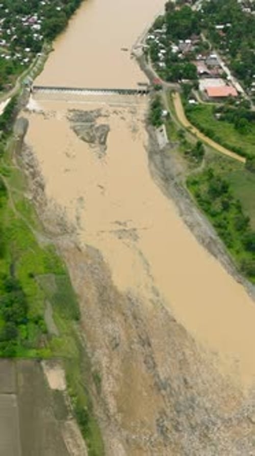 Barrage de Lumbayao à Valence, Bukidnon, Philippines