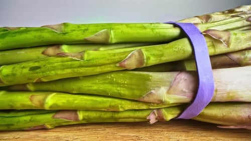 Green asparagus.