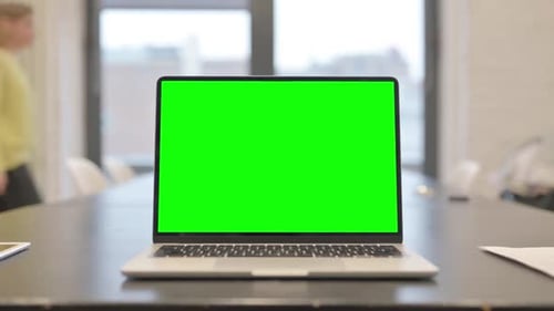 Ordinateur portable avec écran vert Chroma Key