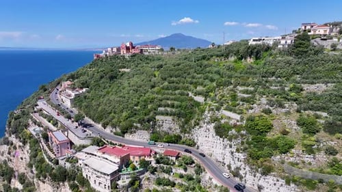 Panorama de
Sorrente. Paysage de plage. Point de repère touristique. Volcan Vésuve
.