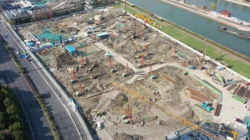 Sitio de construcción en la ciudad