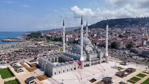 Trabzon Hanife Hatun Moschee und Sozialkomplex