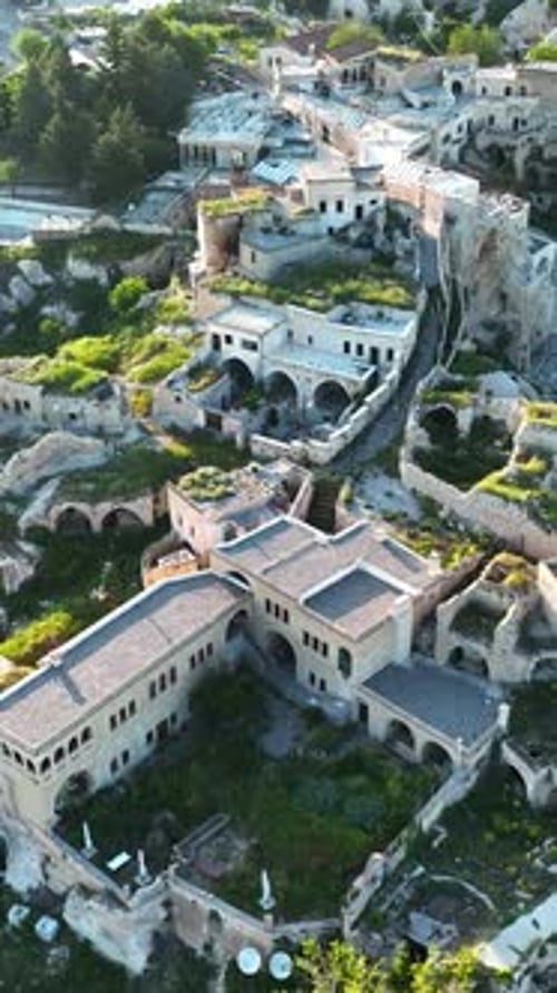 Vidéo verticale : Les meilleurs paysages de la Cappadoce : vue aérienne
