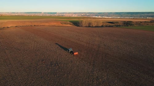 Traktor auf dem Feld