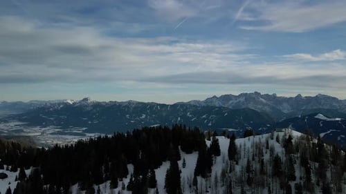 Vue aérienne des Alpes autrichiennes