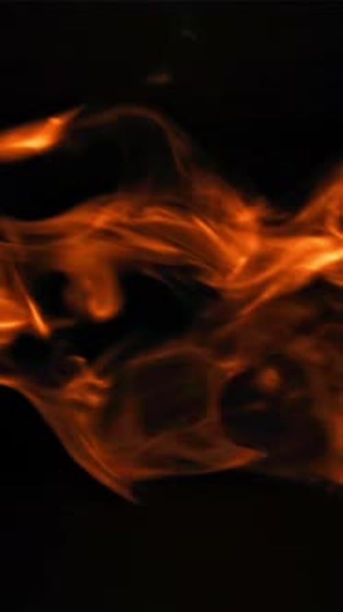 Helle Flammen auf schwarzem Hintergrund, gefilmt mit einer Hochgeschwindigkeitskamera mit 1000 Bildern pro Sekunde