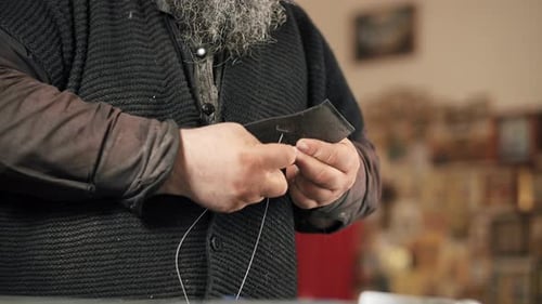 Leather Artisan Stitching with Double Needle Technique