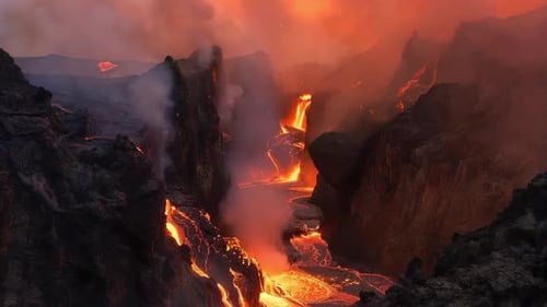 Lavaflüsse aus geschmolzener Erde in der Helllandschaft