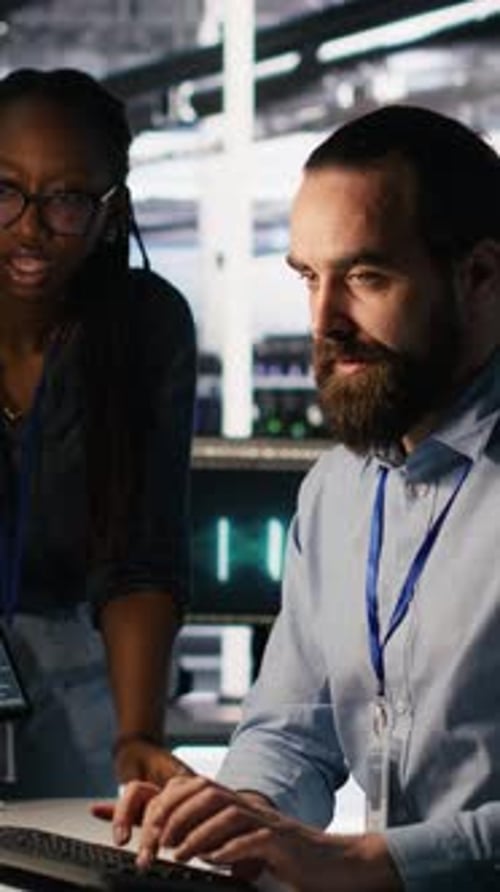 Vertical Video Teamworking System Administrators in Data Center Using AI Automation