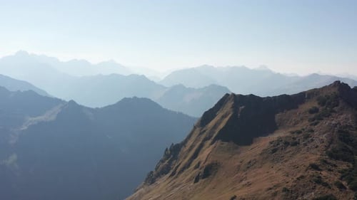 ALPES BAVAROISES CINÉMATOGRAPHIQUES | 4K
D-LOG REC709 - Parfait pour l'étalonnage des couleurs !
23 976 images par seconde
Support de balayage