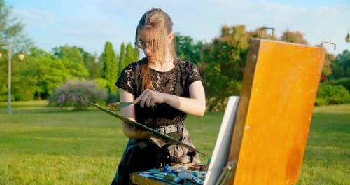 Girl Painter Picture