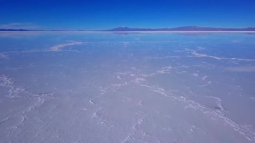 Vista aérea del Salar de
Uyuni. Vista aérea del famoso salar boliviano del Salar de Uyuni