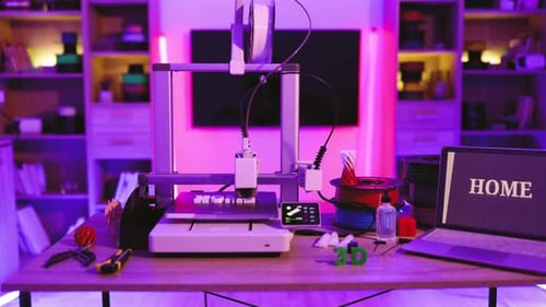 Imprimante 3D créant des lettres d'accueil