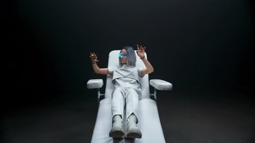 Niña futurista detecta las manos explorando el ciberespacio de cerca