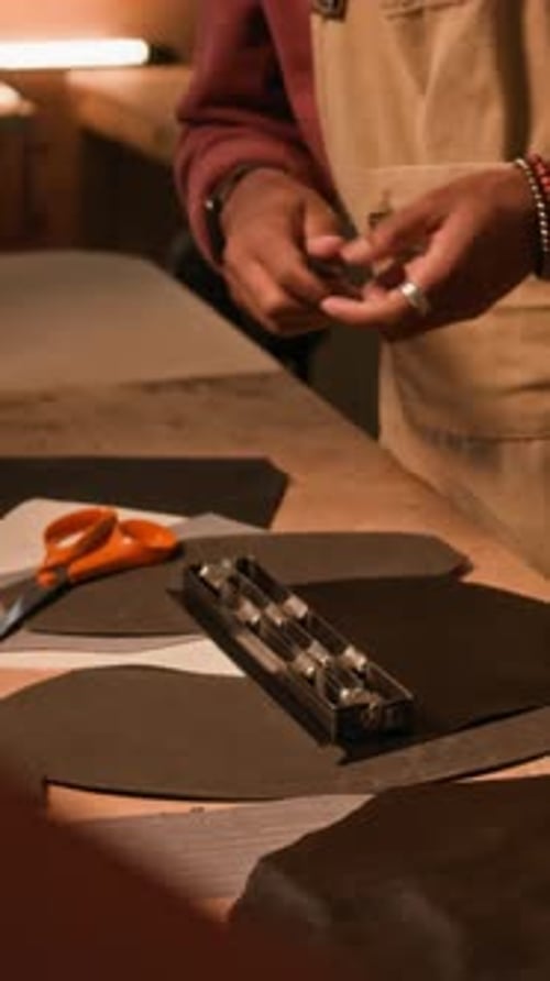 Craftsman Tracing Leather Template with Pen