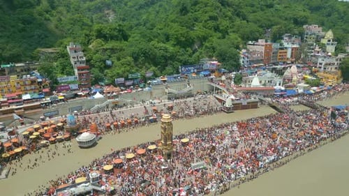 Vidéo du drone Haridwar 4k HAR KI PAURI, Vue par drone de Har ki Pauri Haridwar, vidéo Haridwar, Mata Mans