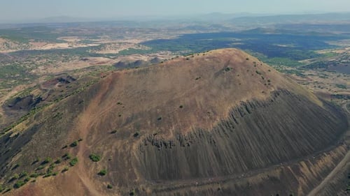 Vista aérea del paisaje del geoparque Manisa Kula