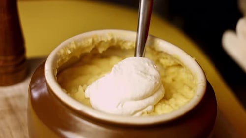 How to Make Creamy Mashed Potatoes with Cheddar