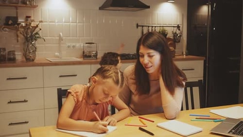 Momentos divertidos durante la hora de hacer los deberes