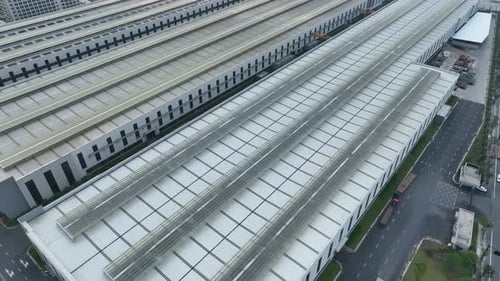 Centrale solaire sur le toit de l'usine