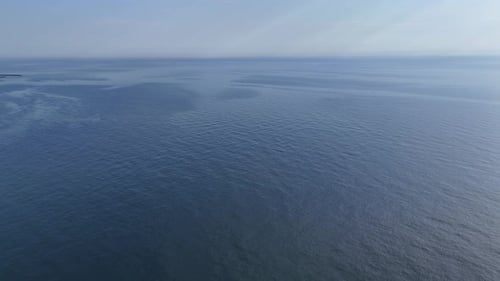 Drohne, Vogelauge, Luftaufnahme, offenes Meer, Meer, Blau, Ruhe, keine Wellen, sonniger Himmel