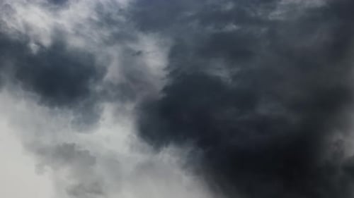 ein Blitz auf der hellen Seite der Wolke 4K