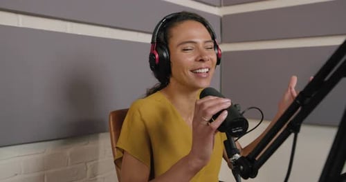 Podcaster in Studio Recording Business podcast