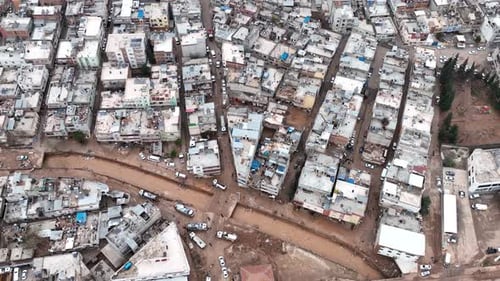 Vista aérea do desastre de inundação da cidade de Şanlıurfa
