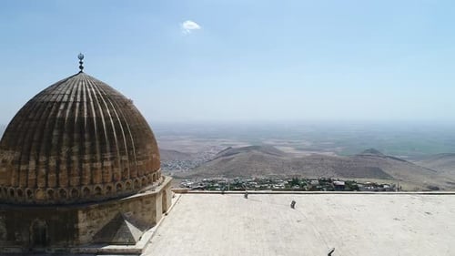 Drone 4K Zinciriye Madressa View Mardin en Turquie
