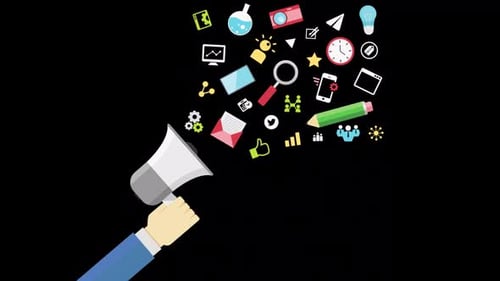 Megáfono con nube de aplicaciones coloridas en Alpha Channel