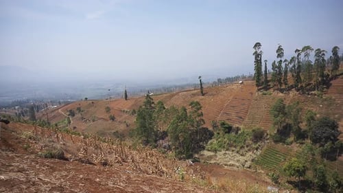 natural views of dry mountains, panoramic views of the hills, with clear skies during the day