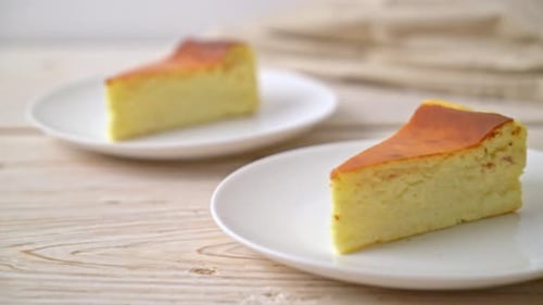 burn cheesecake on white plate