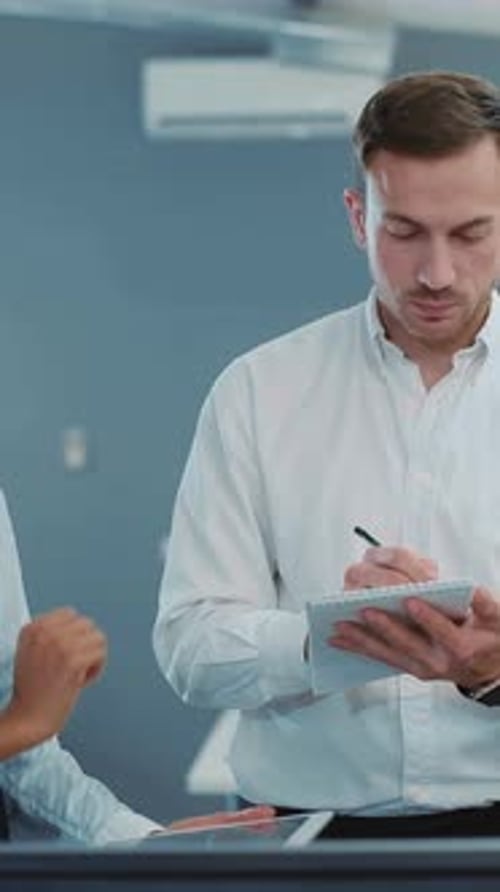 Rédaction et analyse professionnelles dans l'espace de travail moderne : un aperçu complet