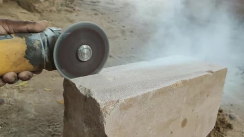 Video zum Steinschneiden mit einem Handschneider