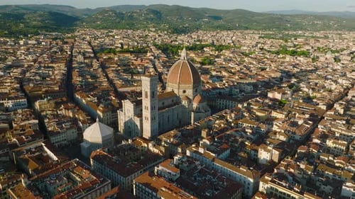 Imágenes aéreas de la catedral de Santa Maria del Fiore con su famosa cúpula grande