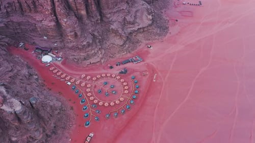 Luftaufnahme der Wüste Wadi Rum, Jordanien.